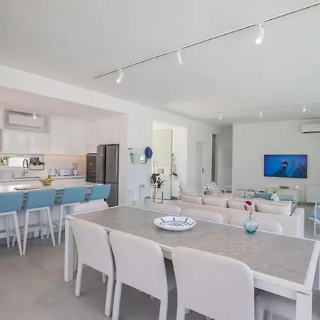The Ultimate 5 Star In With Private Pool And Close To The 1583 * Protaras