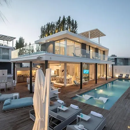 The Ultimate 5 Star In With Private Pool And Close To The 1583 * Protaras