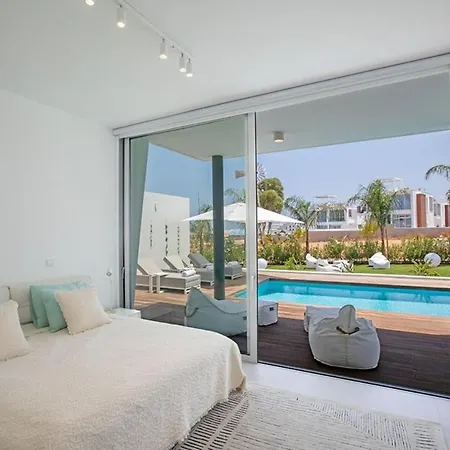 The Ultimate 5 Star In With Private Pool And Close To The 1583